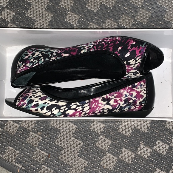 Nine West patterned flat - Picture 3 of 4